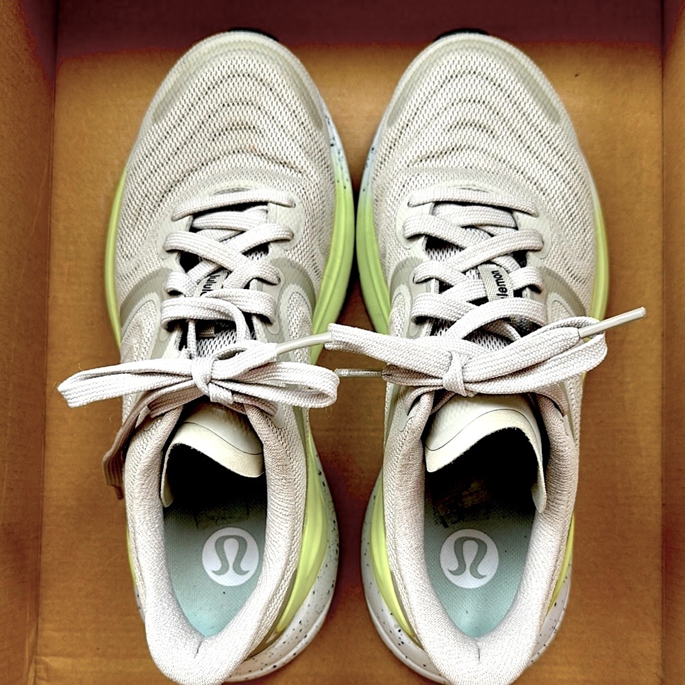 Women's Blissfeel 2
Running Shoe, Lululemon 
Worn 2 times
Great condition